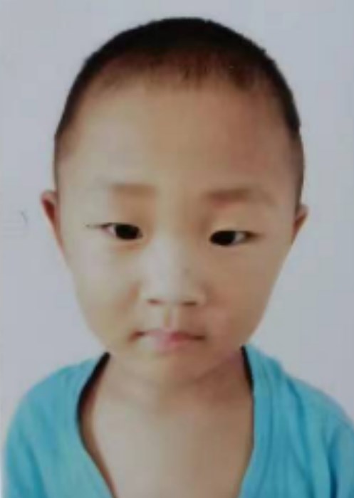 走失者照片 重庆市寻亲：3岁男童被救助，被救助...