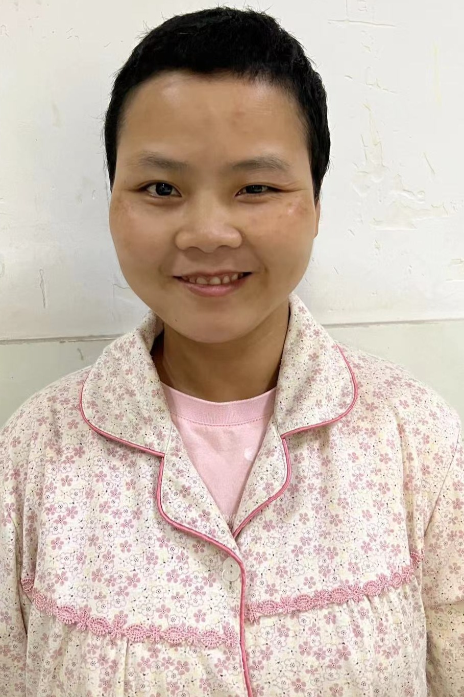 走失者照片 马鞍山市寻亲：青年女子被救助，高1...