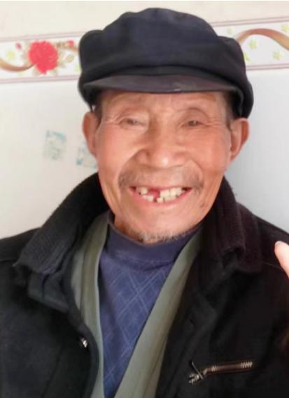 走失者照片 紧急寻人：重庆市七旬老人失联，穿灰...