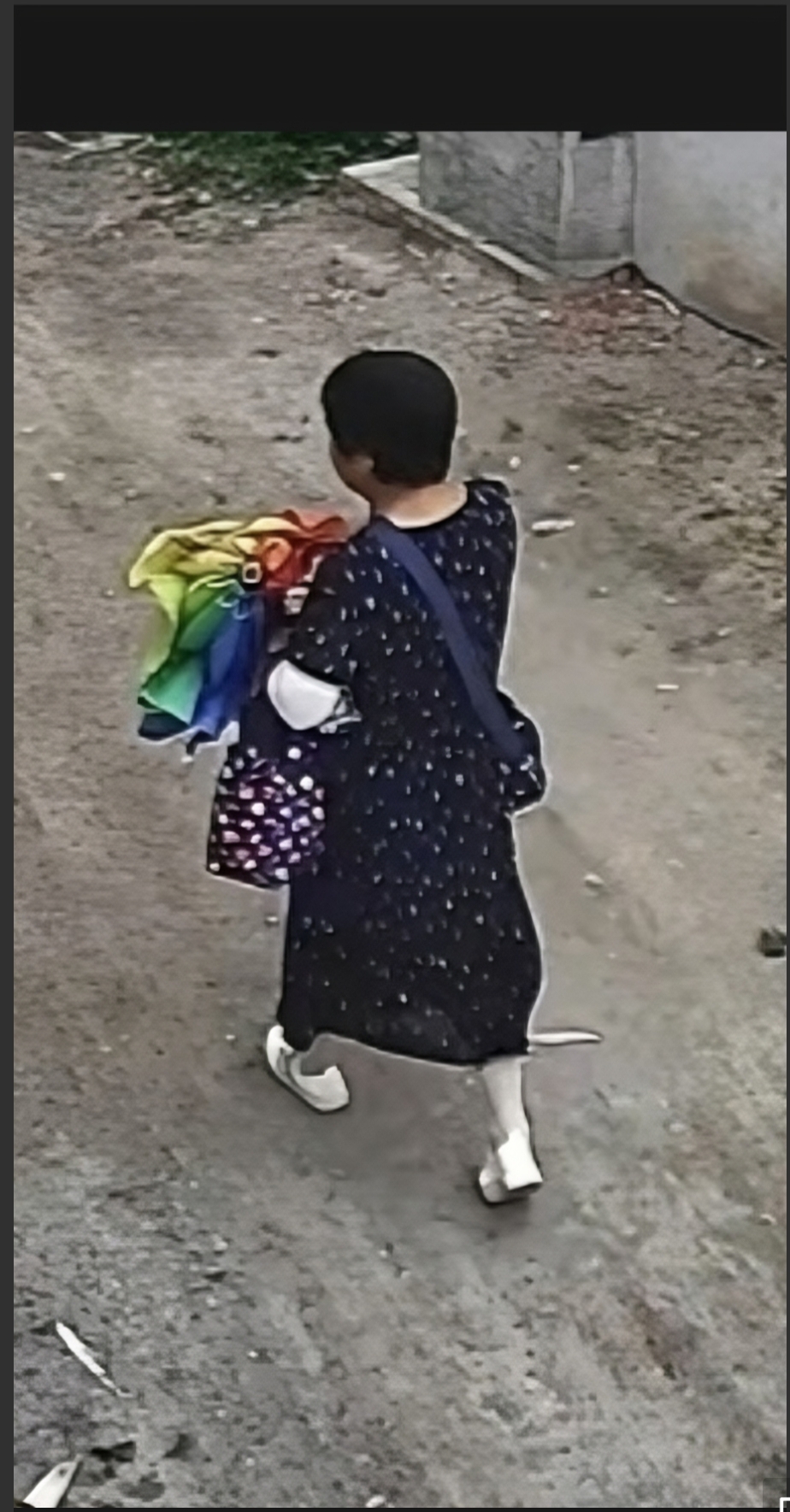 走失者照片 汉中市七旬老太失联，短发，穿蓝底花...