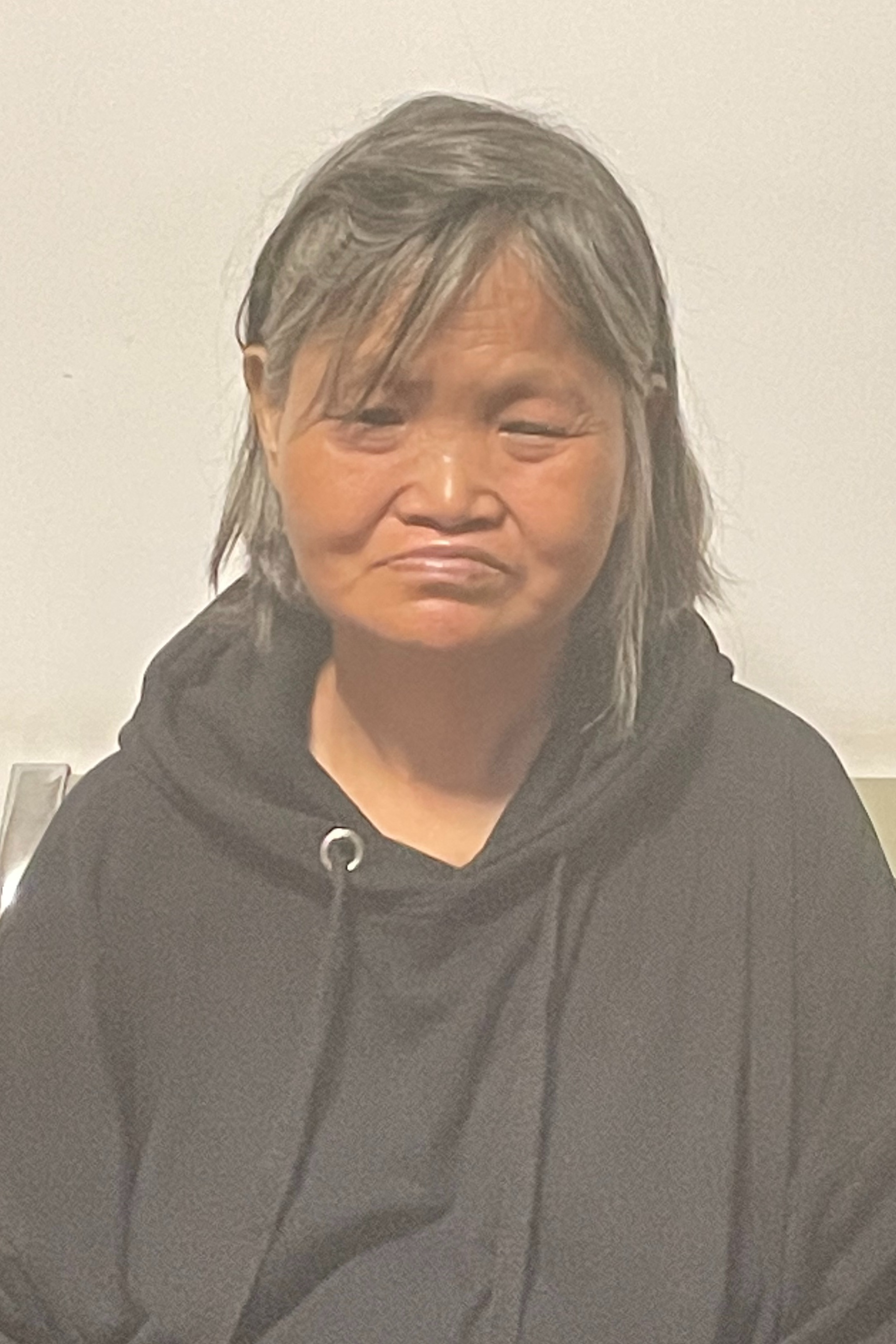 走失者照片 安阳市寻亲：六旬老太被救助，穿黑色...