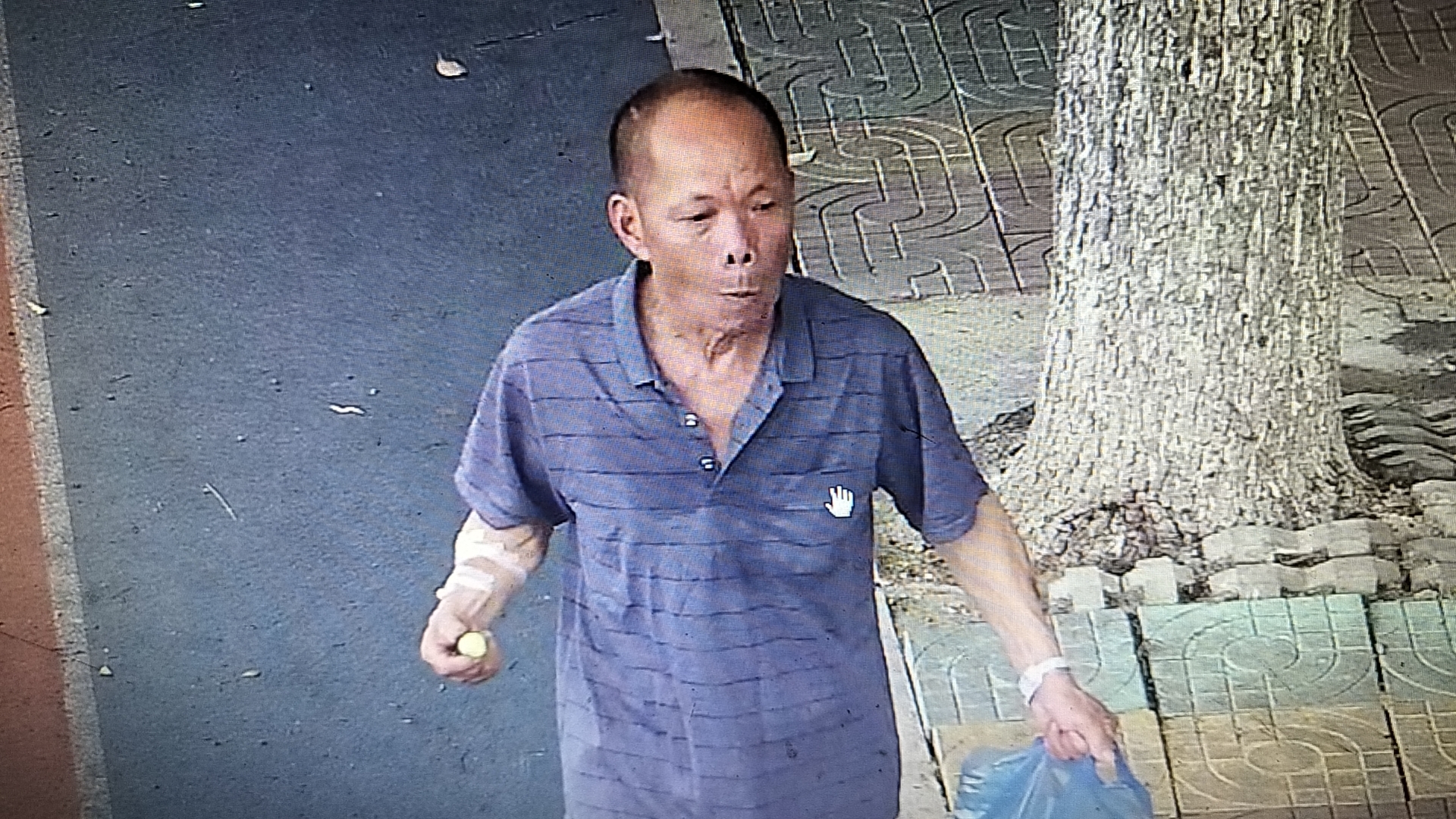 走失者照片 邵阳市急寻：六旬老人失联，穿深绿色...