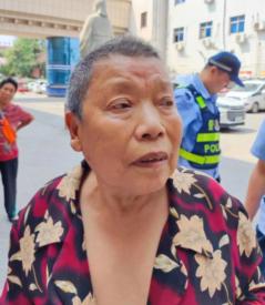 走失者照片 南阳市寻亲：七旬老太被救助，穿花上...
