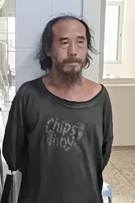 走失者照片 龙岩市寻亲：五旬男子被救助，穿黑色...