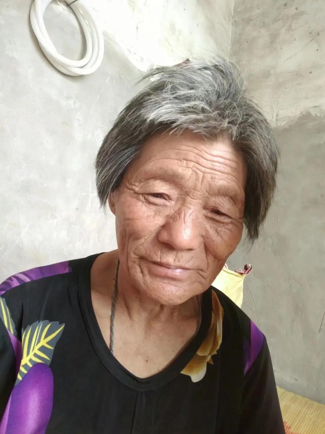 走失者照片 开封市急寻：八旬老太失联，穿红色衣...