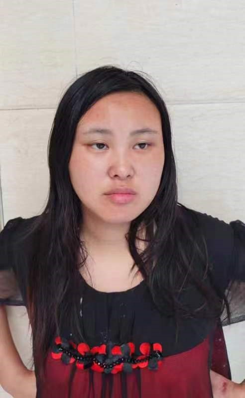 走失者照片 驻马店市寻亲：青年女子被救助，穿红...