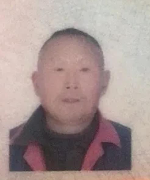 走失者照片 阜阳市寻人：六旬老人失联，穿蓝色短...