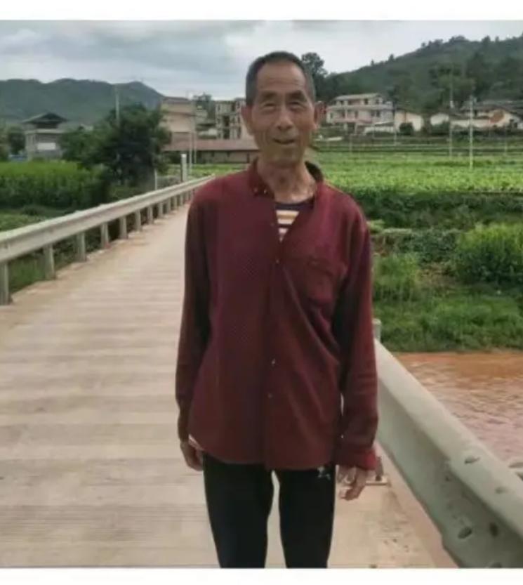 走失者照片 凉山州寻人：七旬老人走失，患小脑萎...