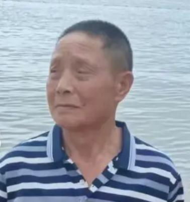 走失者照片 重庆市急寻：七旬老人失联，穿深蓝色...