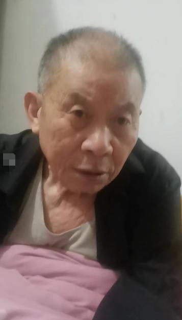 走失者照片 洛阳市寻人：七旬老人失联，右手打石...