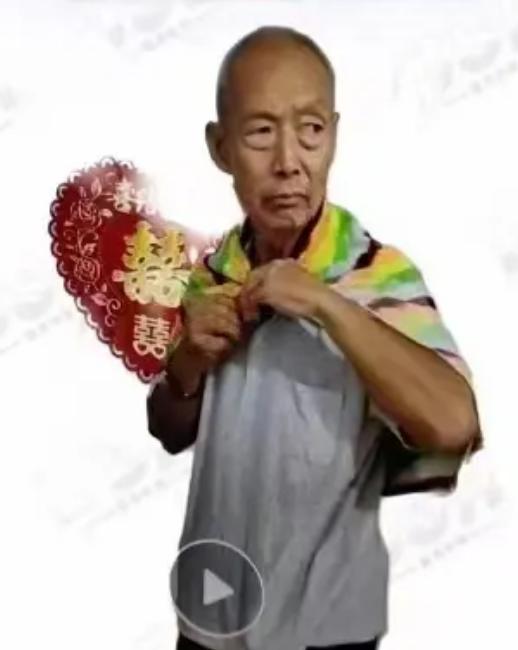 走失者照片 邯郸市急寻：七旬老人走失，穿灰白色...