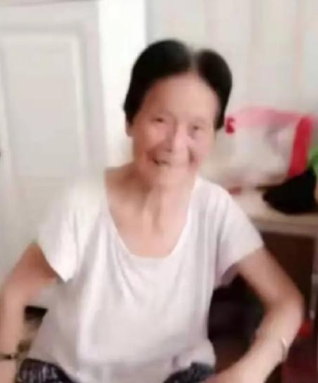 走失者照片 绵阳市寻人：八旬老太走失，短发，穿...