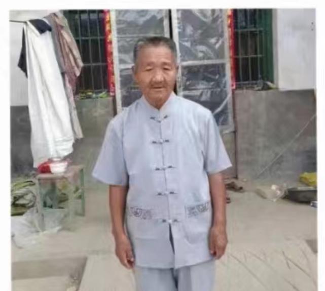 走失者照片 菏泽市急寻：七旬老人失联，骑红色三...