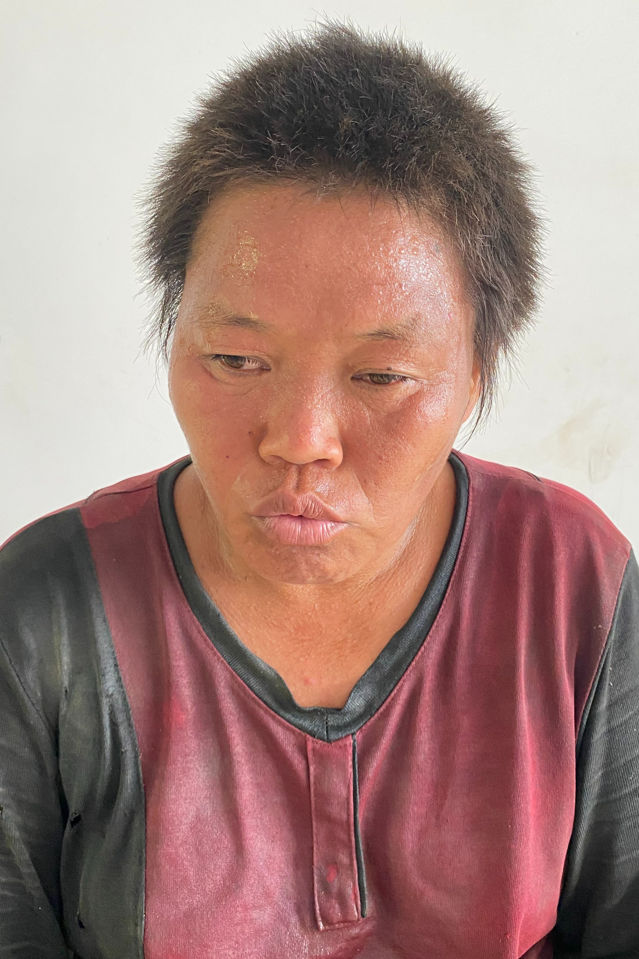 走失者照片 贵港市寻亲：青年女子被救助，高1米...