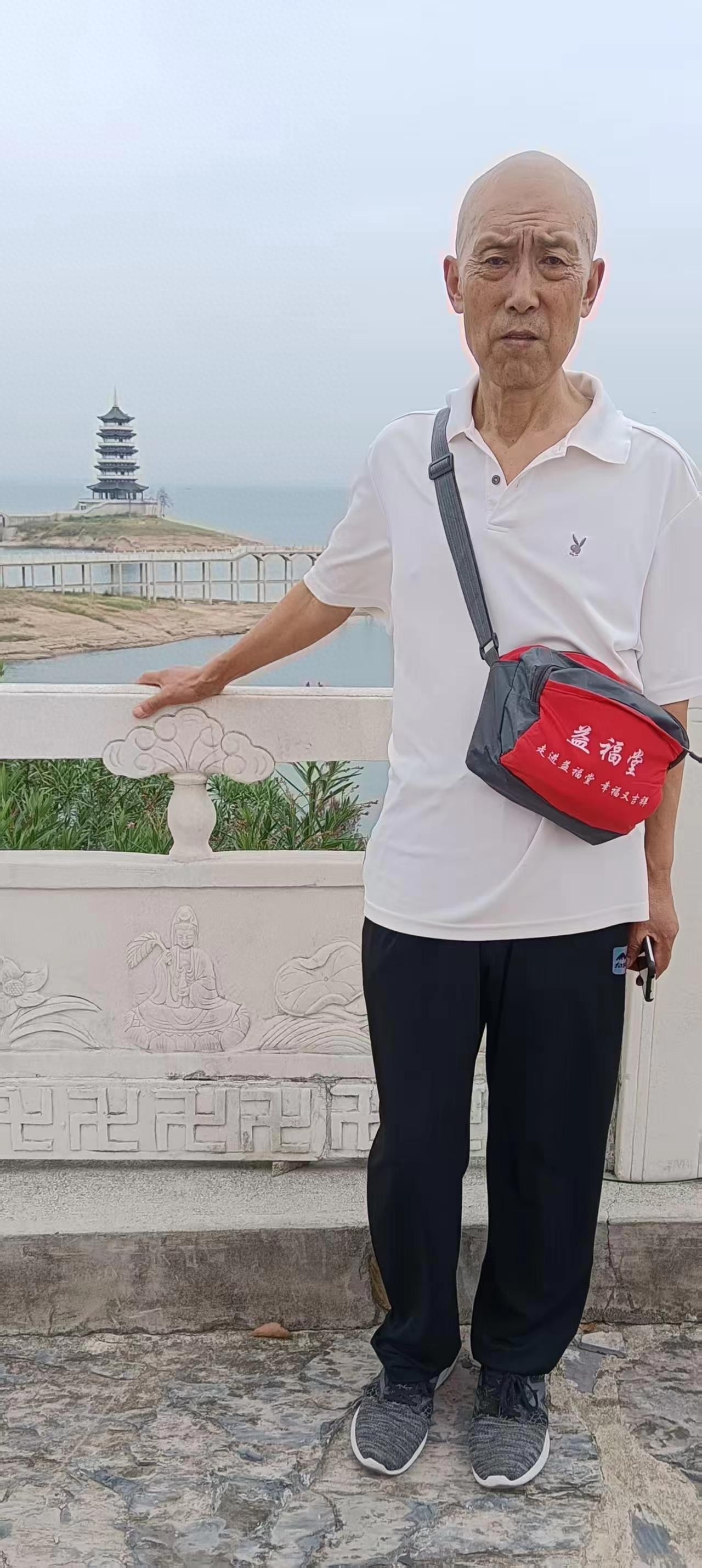 走失者照片 平顶山市寻人：七旬老人走失，穿白色...