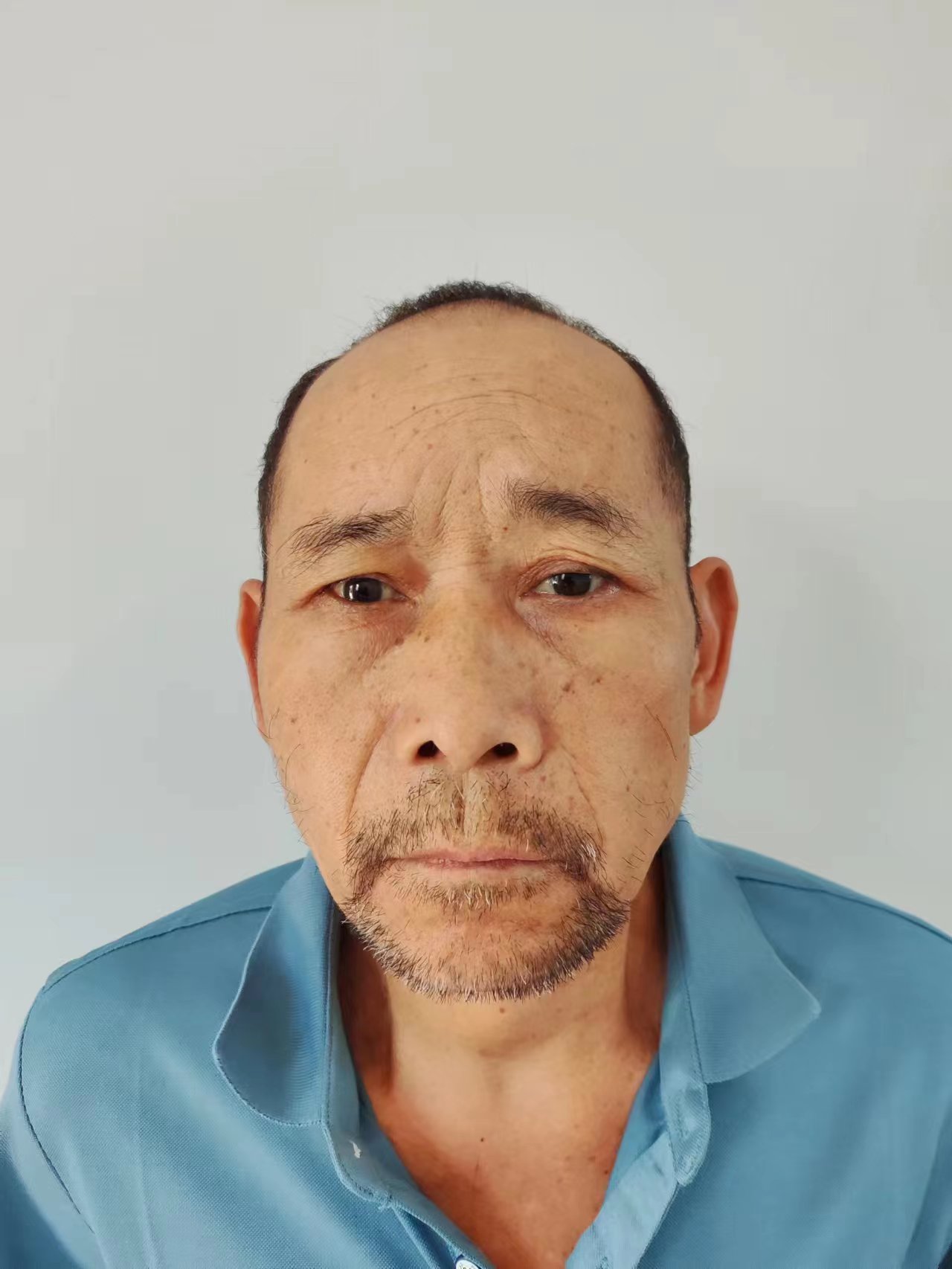 走失者照片 商丘市寻亲：六旬老人被救助，高1米...