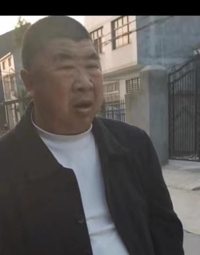 走失者照片 荆州市急寻：七旬老人走失，穿黑色T...
