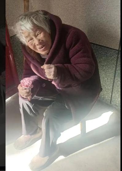 走失者照片 洛阳市寻人：七旬老太走失，系聋哑人...