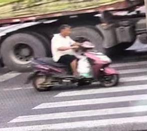 走失者照片 郑州市新郑市急寻：五旬男子走失，患...