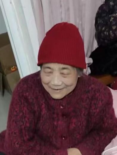 走失者照片 郑州市寻人：八旬老太走失，花白短发...