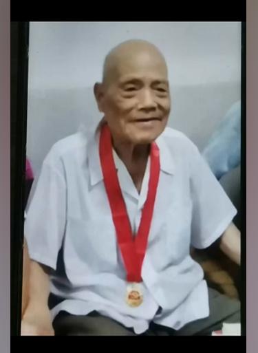 走失者照片 济南市急寻：九旬老人失联，穿豆绿色...