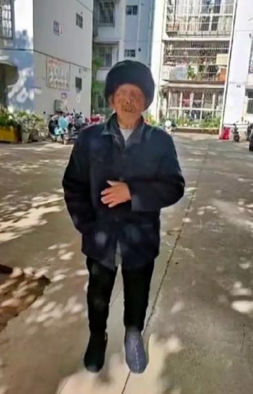 走失者照片 凉山州寻亲：西昌市八旬老人失联，戴...