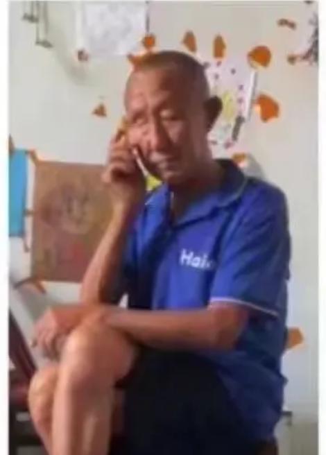 走失者照片 岳阳市急寻：七旬老人走失，穿蓝色工...