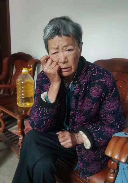走失者照片 鄂州市急寻：七旬老太走失，精神异常...