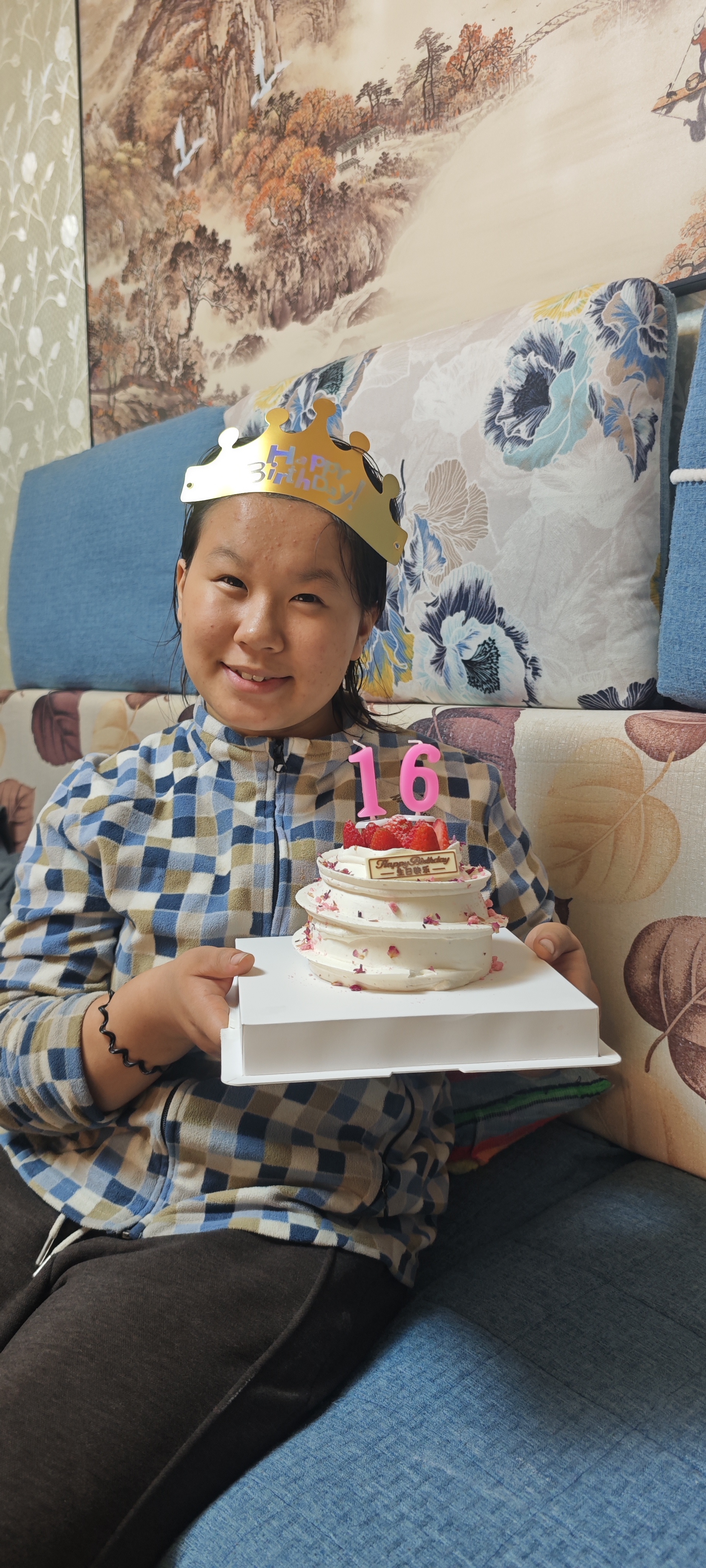 走失者照片 贵阳市寻人：16岁女孩走失，穿米白...