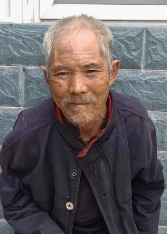 走失者照片 凉山州寻亲：七旬老人被救助，穿黑色...