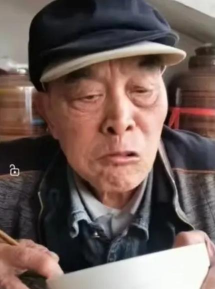 走失者照片 黔东南州急寻：八旬老人走失多日，穿...