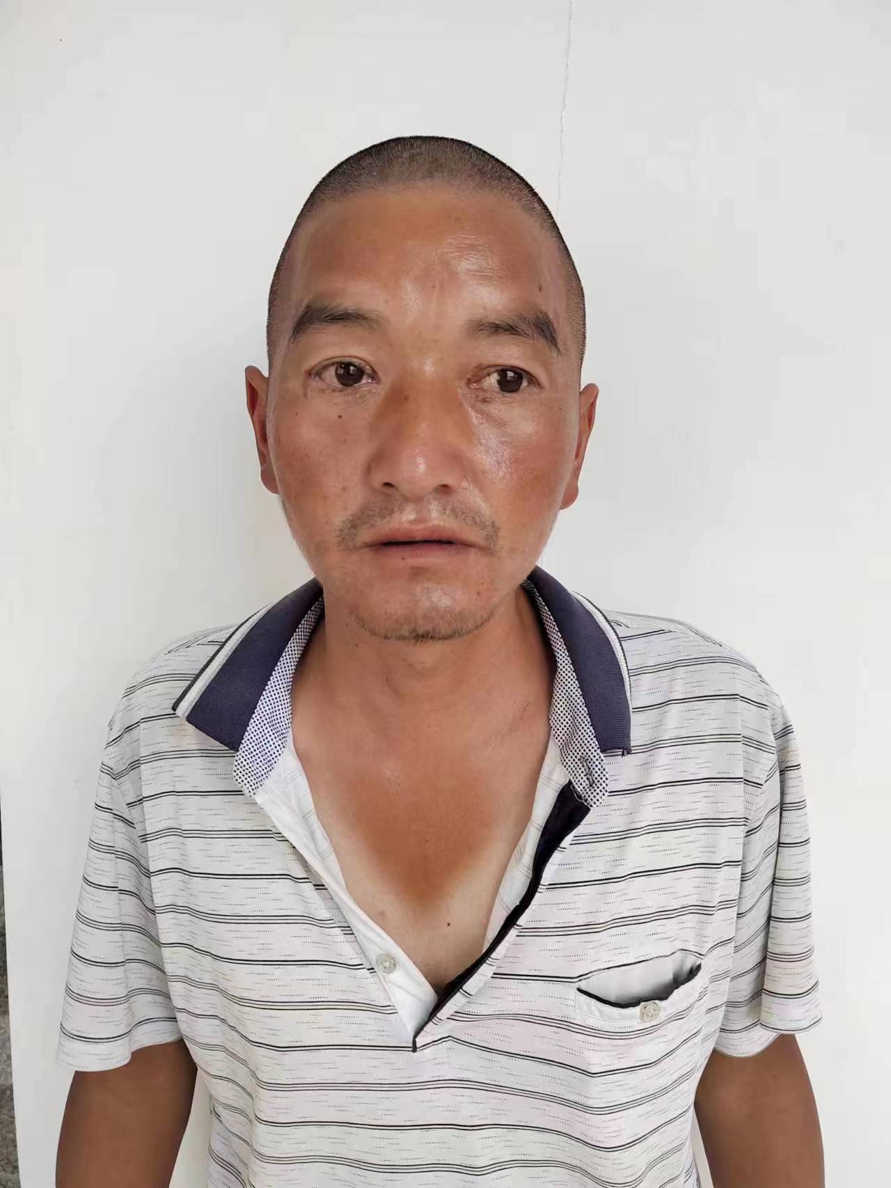 走失者照片 孝感市寻亲：五旬男子被救助，穿灰白...