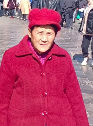 走失者照片 紧急寻人！太原市七旬老太走失，穿花...