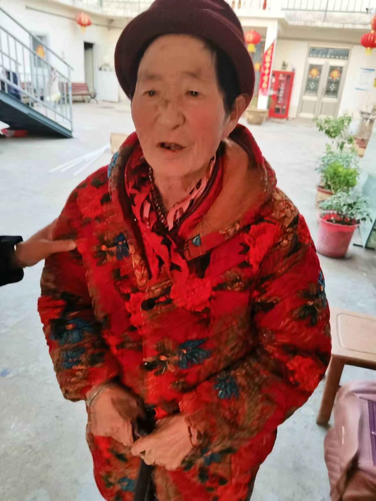 走失者照片 连云港市急寻：七旬老太走失，高1米...