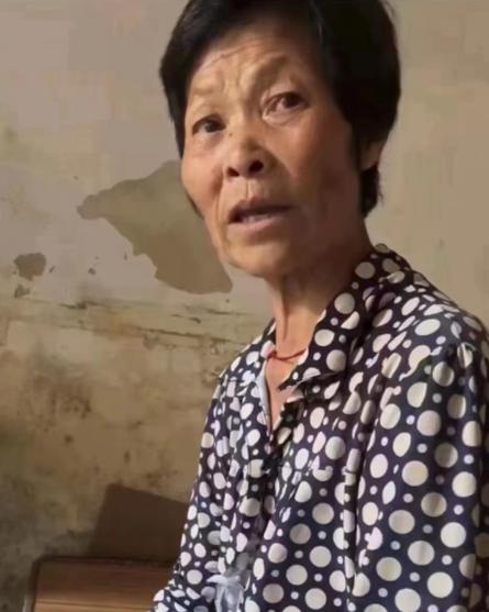 走失者照片 郴州市寻人：六旬老太走失，穿黄色上...