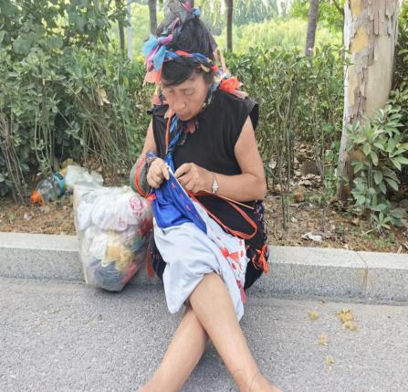 走失者照片 邯郸市寻亲：五旬女子被救助，穿黑色...