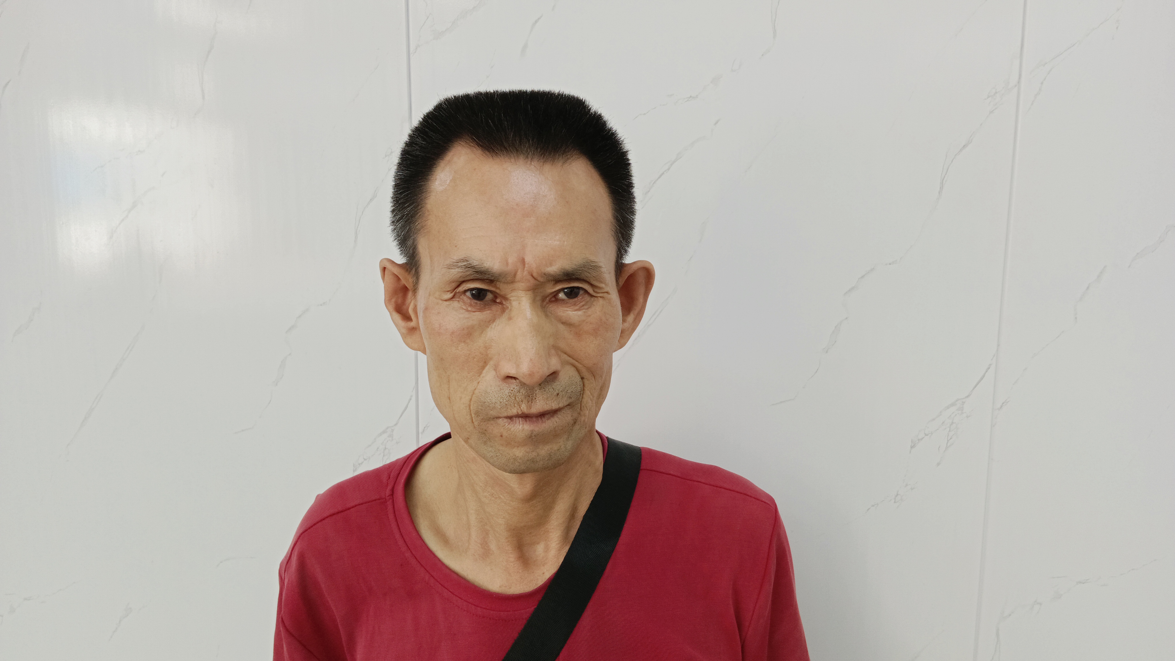 走失者照片 广州市寻亲：中年男子被救助，自述叫...