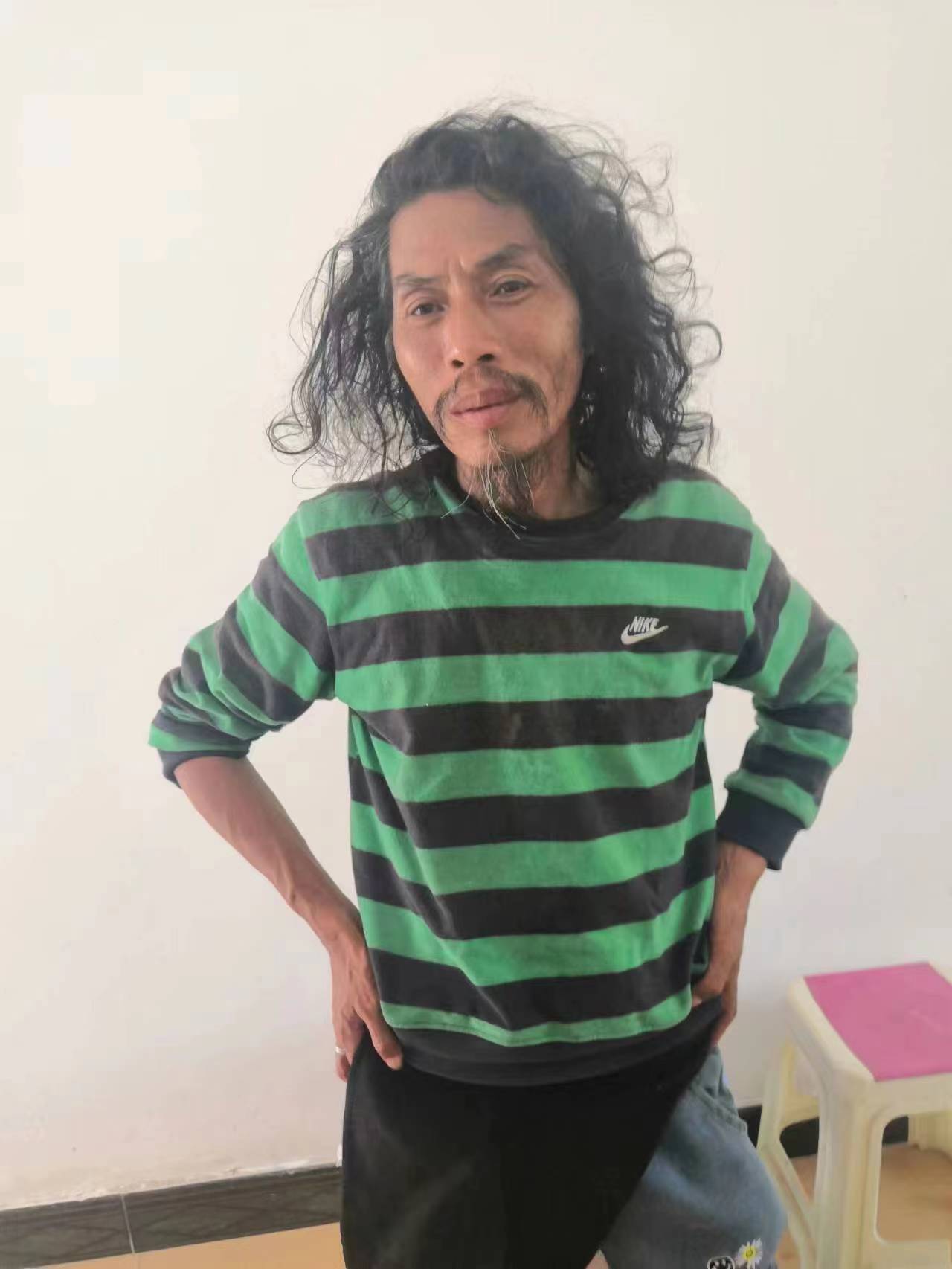 走失者照片 郴州市寻亲：五旬男子被救助，穿黑绿...
