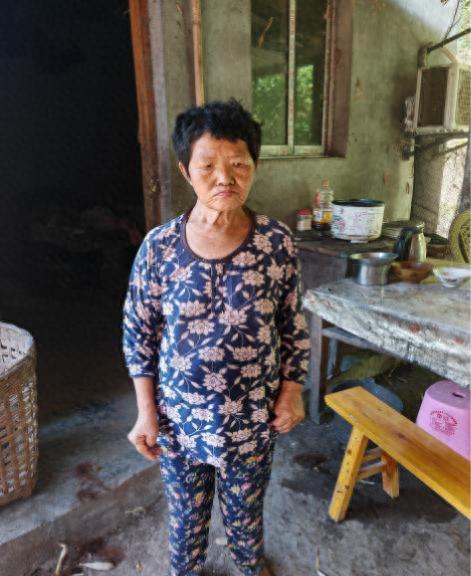 走失者照片 重庆市寻亲：六旬老太被救助，受助时...