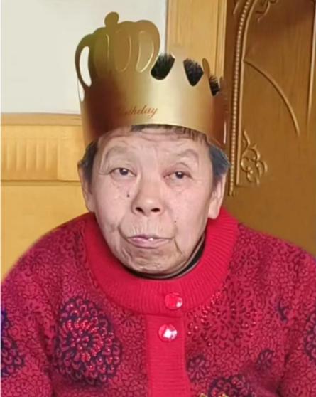 走失者照片 晋中寻人！六旬老太走失，穿红色花上...