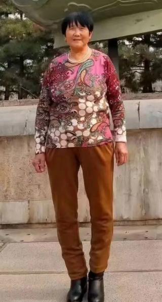 走失者照片 咸阳市急寻：七旬老太走失，穿紫色长...
