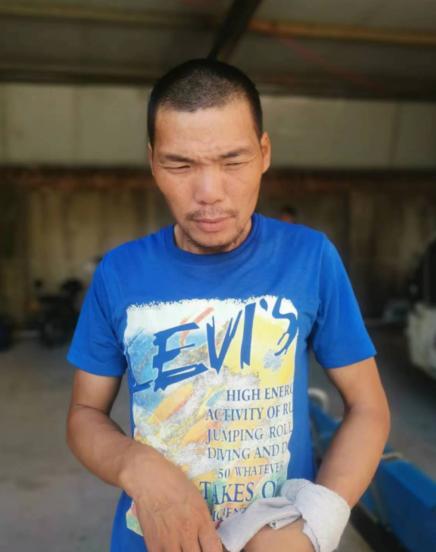 走失者照片 商丘寻亲：青年男子被救助，穿蓝色上...