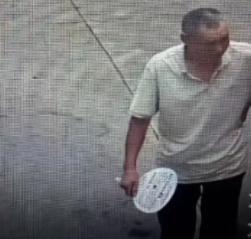 走失者照片 福州市寻人：七旬老人走失，穿白色衬...