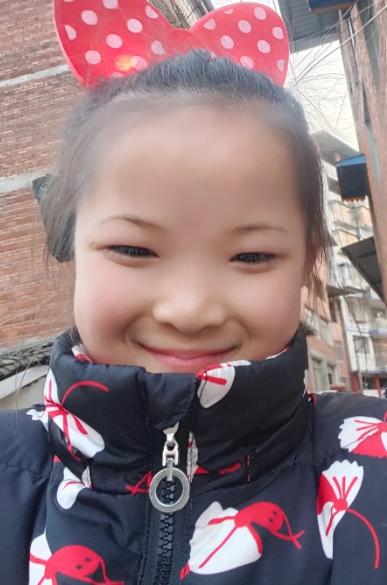 走失者照片 达州急寻：8岁女生失联，高1米2，...