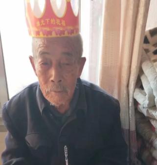 走失者照片 青岛市急寻：九旬老人走失，患阿尔茨...