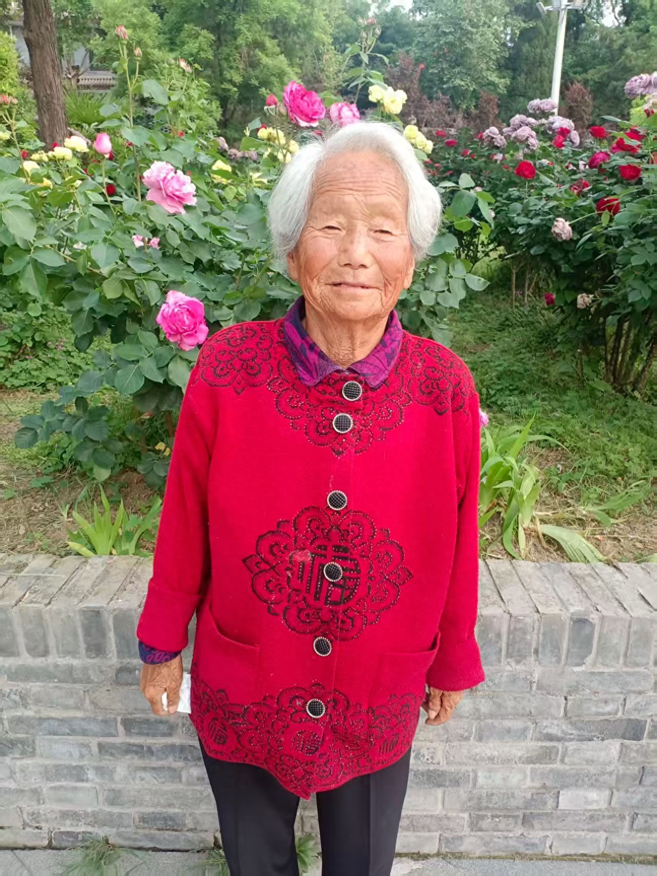 走失者照片 咸阳市寻人：九旬老太走失，患阿尔茨...
