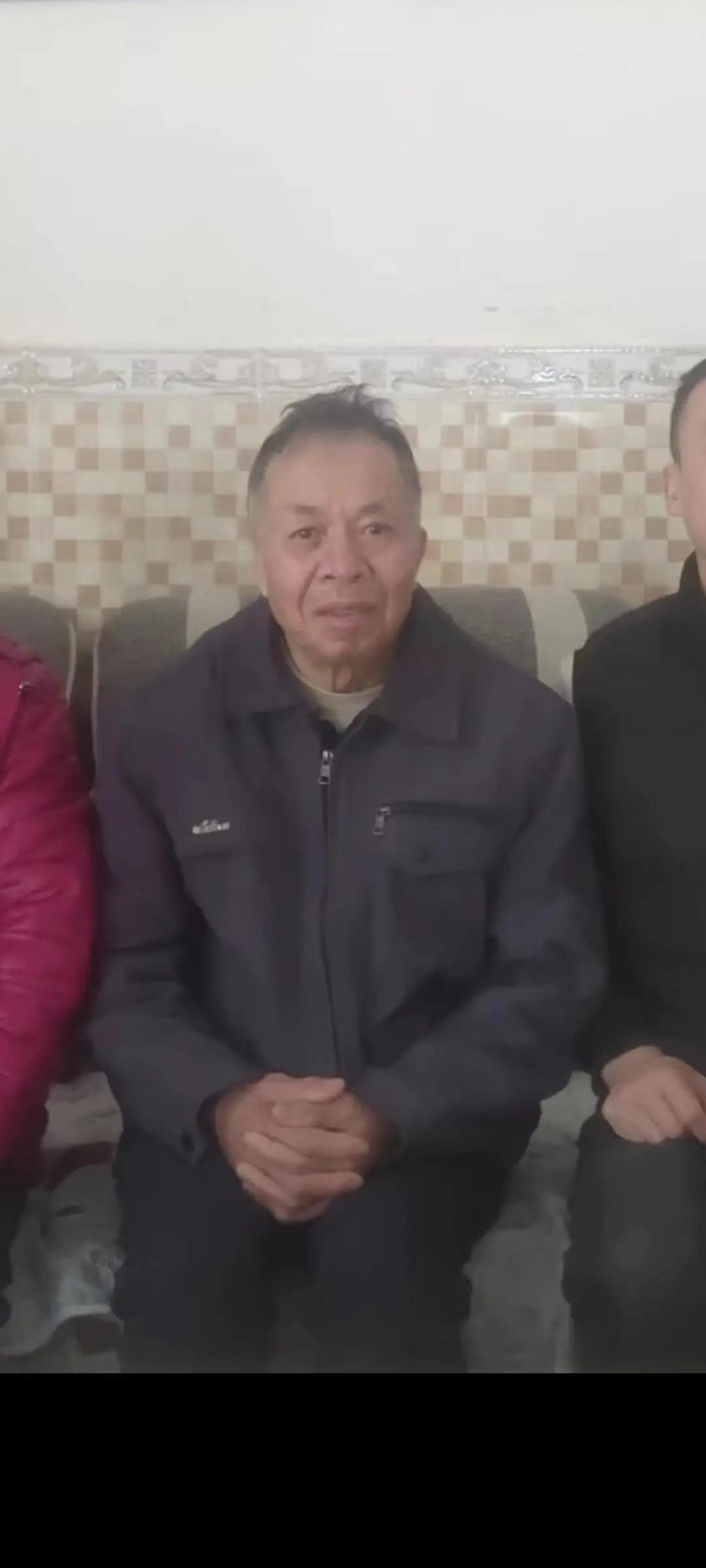 走失者照片 玉林急寻：六旬老人走失，穿天蓝色上...