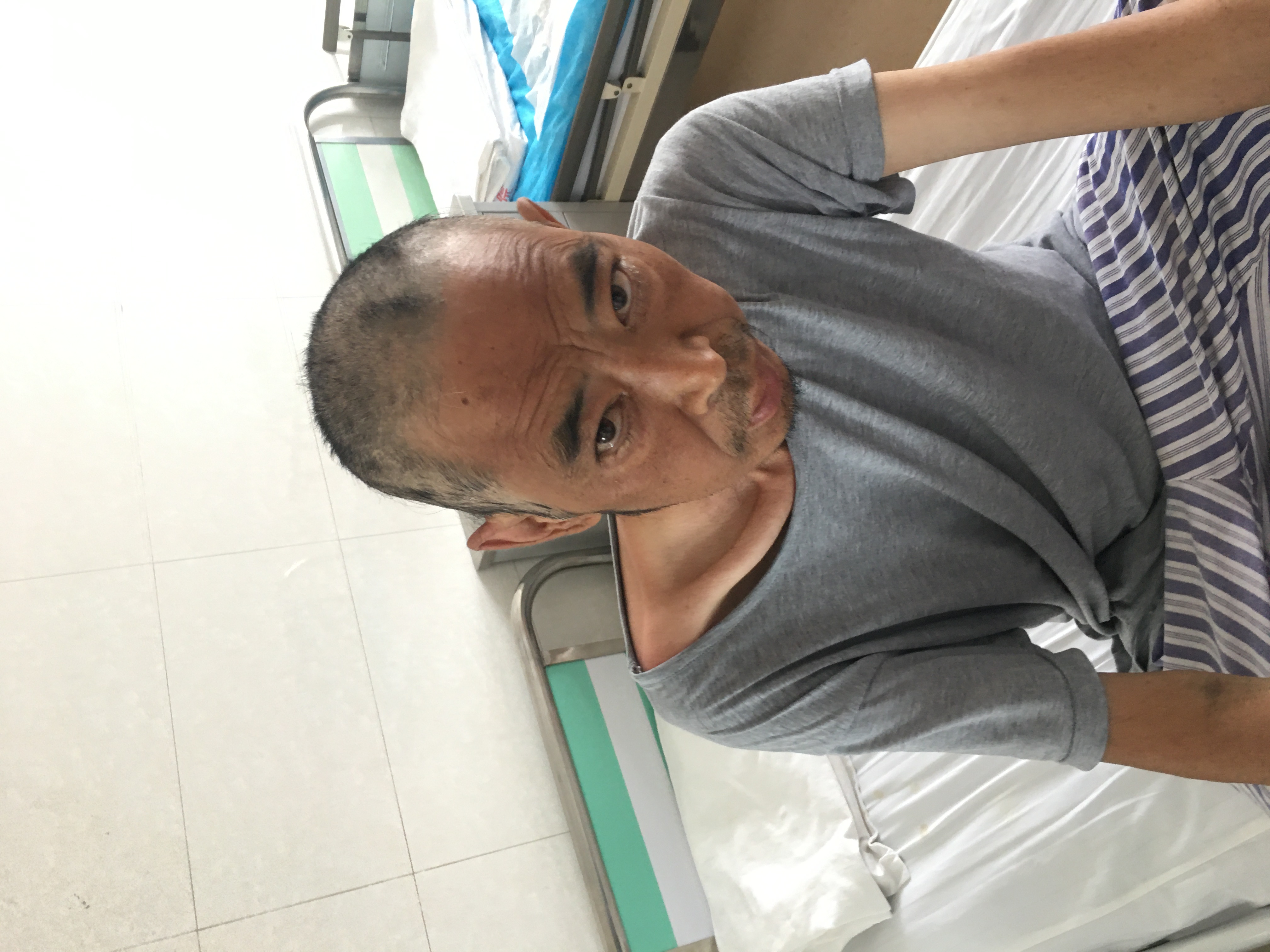 走失者照片 天津寻亲：中年男子被救助，穿灰色上...