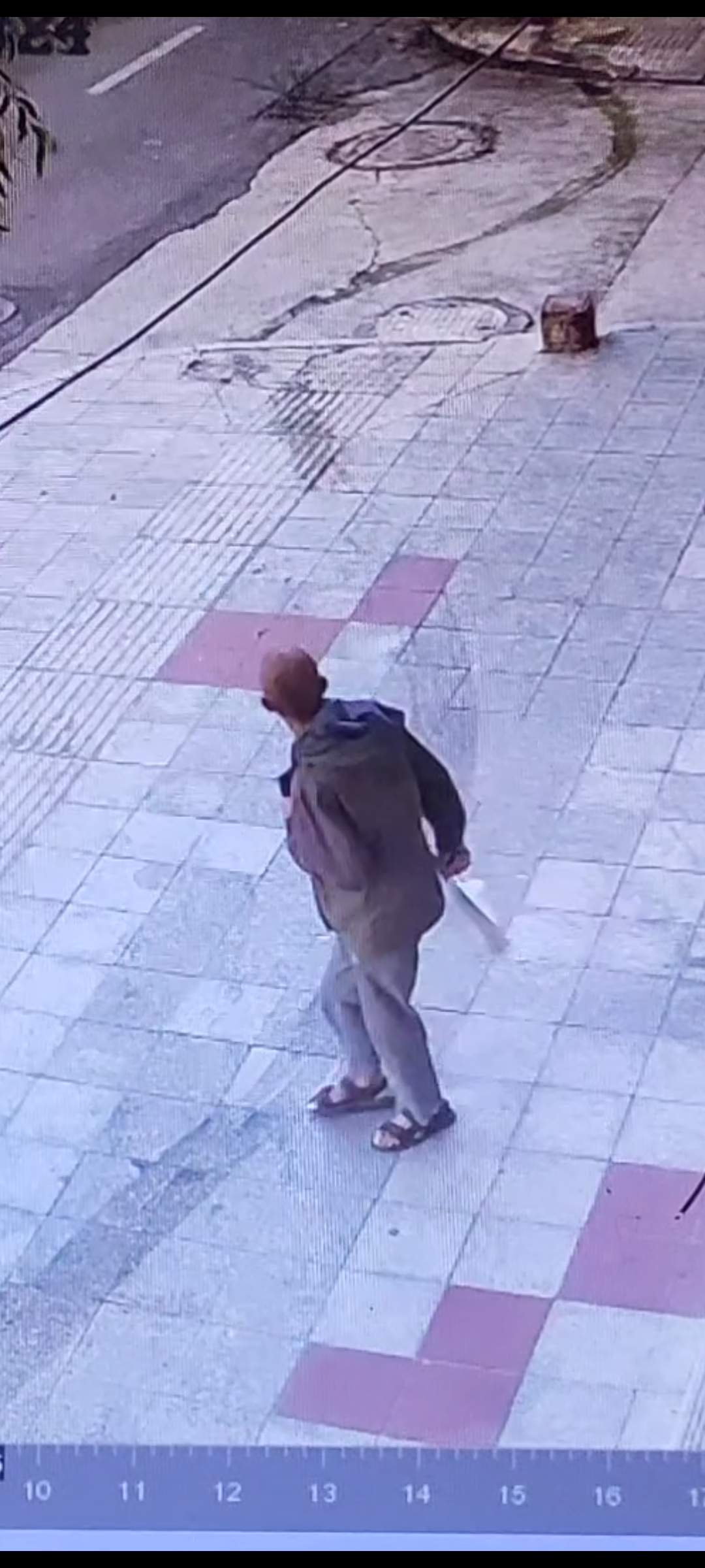 走失者照片 拉萨急寻：七旬老人失联，穿浅绿色夹...