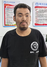 走失者照片 襄阳寻亲：青年男子被救助，穿黑色裤...